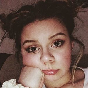 Meet your Posher, Talia